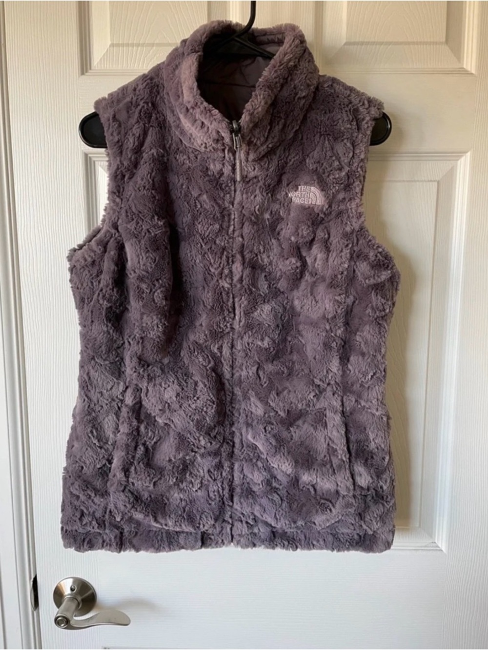 The North Face Plush Fleece Vest in Dusty purple